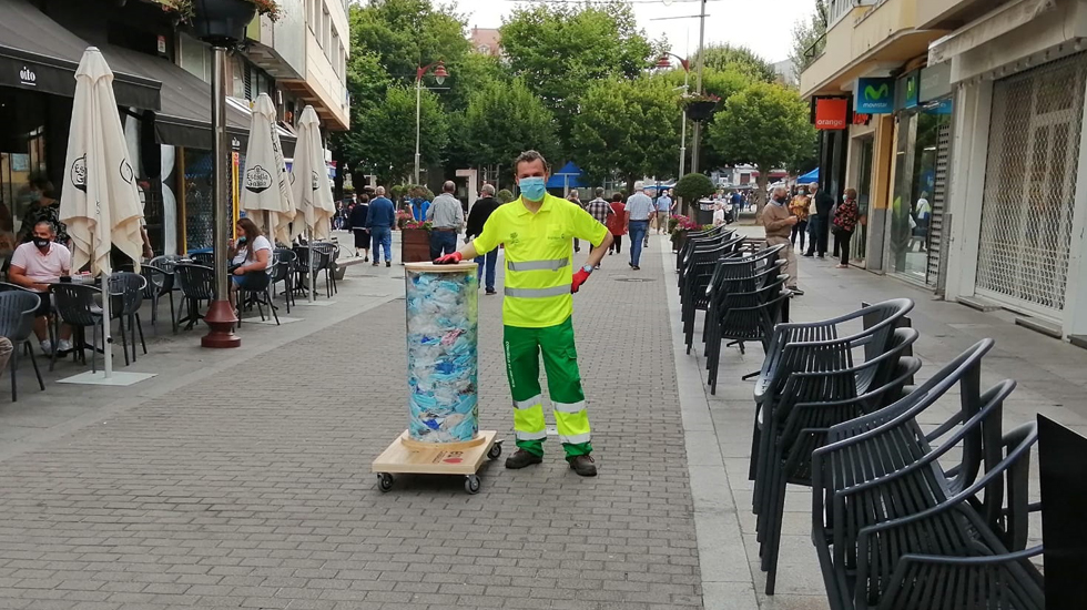 Nas rúas de Carballo recóllense cada día 500 máscaras usadas