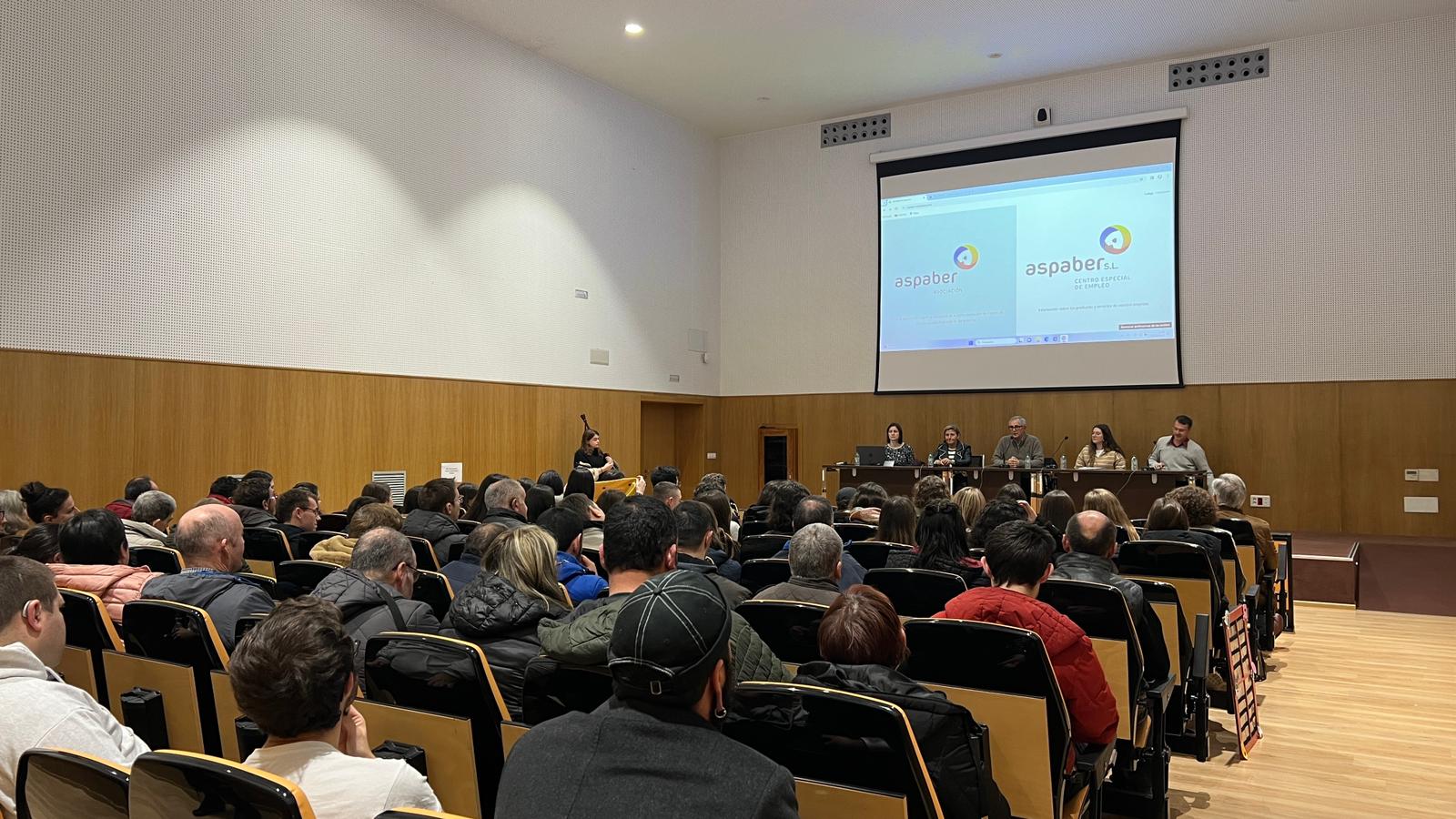Materiales didácticos elaborados por alumnado universitario de la USC para ASPABER: Una colaboración renovada Materiales didácticos elaborados por alumnado universitario de la USC para ASPABER: Una colaboración renovada
