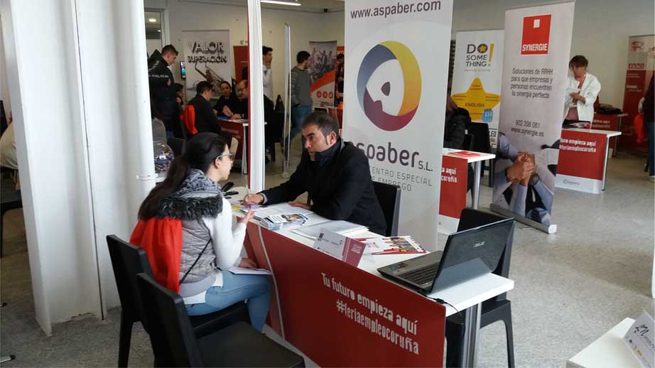 Aspaber reafirma o seu compromiso co emprego coa participación na IV Feira de Emprego Carballo