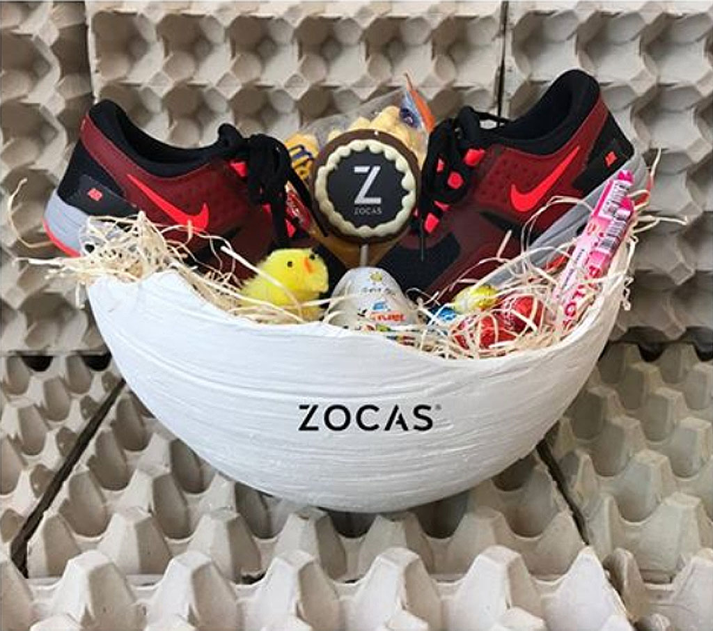 Huevos de Pascua para exposición en tienda de zapatillas deportivas Zocas